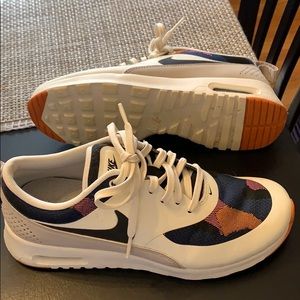Nike women’s 7.5 EUC- worn maybe 3x